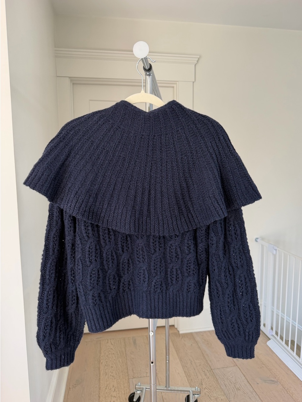 Frame cape sweater - Picture 5 of 9